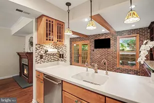 2536 S Walter Reed Dr, Arlington, VA 22206 - Photo 6
