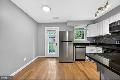 2812 S Wakefield Street #D, Arlington, VA 22206 - Photo 4