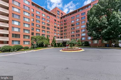 1121 Arlington Boulevard #811, Arlington, VA 22209 - Photo 1