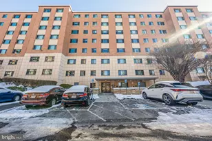 1200 S Arlington Ridge Rd, Arlington, VA 22202 - Photo 2