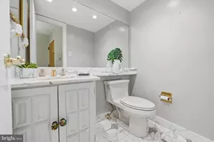 1101 South Arlington Ridge, Arlington, VA 22202 - Photo 6