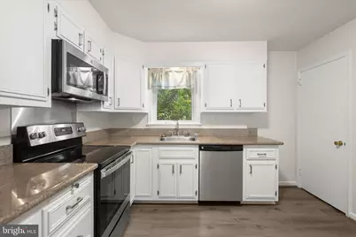 877 N Nottingham Street N, Arlington, VA 22205 - Photo 8