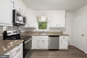 877 N Nottingham Street N, Arlington, VA 22205 - Photo 8