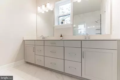 1017 S Taylor Court, Arlington, VA 22204 - Photo 2