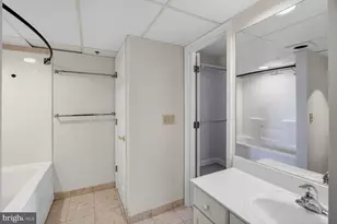 1276 N Wayne St, Arlington, VA 22201 - Photo 12