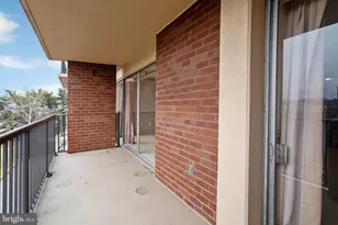 1300 Army Navy Dr, Arlington, VA 22202 - Photo 24