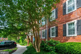3059 S Buchanan St, Arlington, VA 22206 - Photo 2
