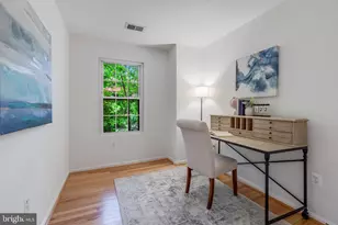 2050 N Calvert St, Arlington, VA 22201 - Photo 18