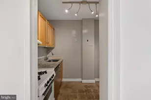 1121 Arlington Blvd, Arlington, VA 22209 - Photo 10