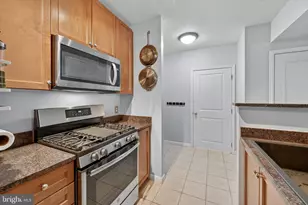 851 N Glebe Rd, Arlington, VA 22203 - Photo 4