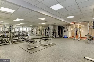 1276 N Wayne St, Arlington, VA 22201 - Photo 2