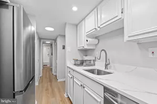 1300 Army Navy Dr, Arlington, VA 22202 - Photo 2