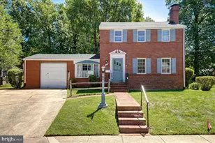 907 N Liberty St, Arlington, VA 22205 - Photo 1