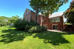 2328 S Nash St, Arlington, VA 22202 - Photo 2