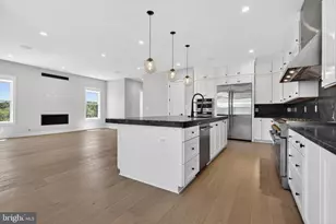 881 N Manchester St, Arlington, VA 22205 - Photo 16