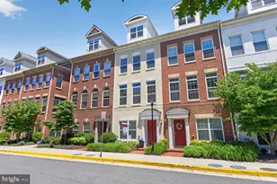 307 Upton Ct N, Arlington, VA 22203 - Photo 2
