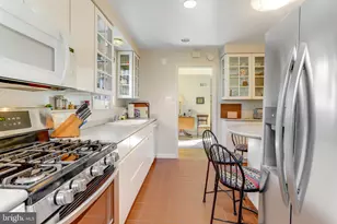 2700 N Dinwiddie Street N, Arlington, VA 22207 - Photo 14