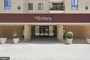 4500 S Four Mile Run Dr, Arlington, VA 22204 - Photo 2