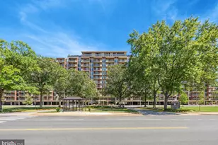 1300 Army Navy Dr, Arlington, VA 22202 - Photo 52