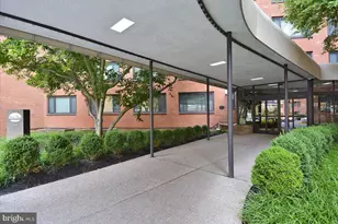 1121 Arlington Blvd, Arlington, VA 22209 - Photo 2