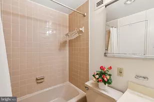 1200 N Nash St, Arlington, VA 22209 - Photo 14