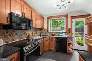 2200 N Pollard St, Arlington, VA 22207 - Photo 6