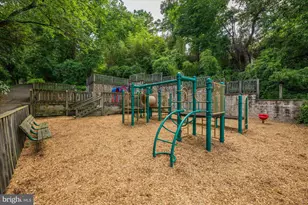 2200 N Pollard St, Arlington, VA 22207 - Photo 30
