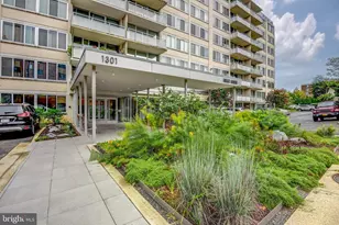 1301 S Arlington Ridge Road S, Arlington, VA 22202 - Photo 2