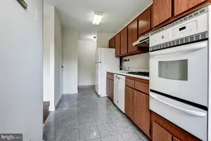 1301 S Arlington Ridge Road S, Arlington, VA 22202 - Photo 10
