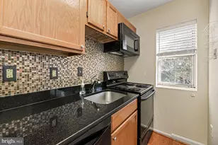 1817 N Queens Ln, Arlington, VA 22201 - Photo 8