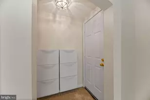1817 N Queens Ln, Arlington, VA 22201 - Photo 2
