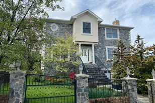 2138 Patrick Henry Dr, Arlington, VA 22205 - Photo 1