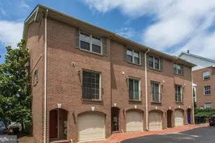 1869 N Adams St, Arlington, VA 22201 - Photo 2