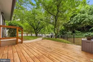 2360 S Arlington Ridge Rd, Arlington, VA 22202 - Photo 4