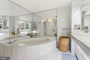1300 Crystal Dr, Arlington, VA 22202 - Photo 18