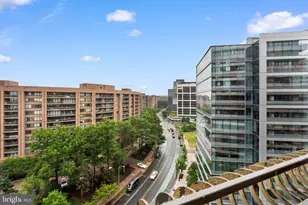 1300 Crystal Dr, Arlington, VA 22202 - Photo 26