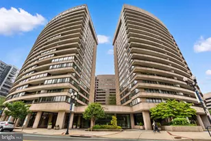 1300 Crystal Dr, Arlington, VA 22202 - Photo 42