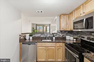 1001 N Vermont St, Arlington, VA 22201 - Photo 8