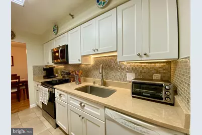 1301 N Courthouse Road N #812, Arlington, VA 22201 - Photo 6