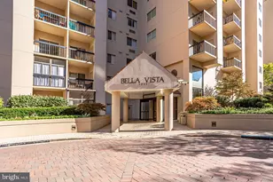 1211 S Eads St, Arlington, VA 22202 - Photo 2