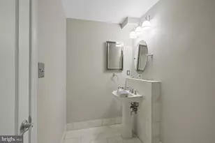 1211 S Eads St, Arlington, VA 22202 - Photo 22