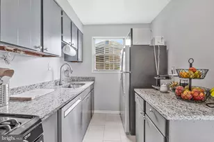 1427 N Nash Street N, Arlington, VA 22209 - Photo 2