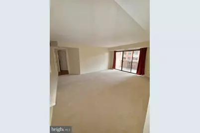 1301 N Courthouse Road N #910, Arlington, VA 22201 - Photo 2