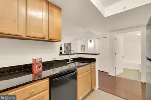 880 N Pollard St, Arlington, VA 22203 - Photo 4