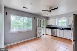 1947 Arlington Ridge Rd, Arlington, VA 22202 - Photo 6