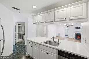 1050 N Stuart St, Arlington, VA 22201 - Photo 8
