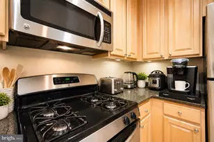2465 Army Navy Dr, Arlington, VA 22206 - Photo 6