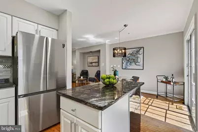 2402 N Greenbrier Court, Arlington, VA 22207 - Photo 14