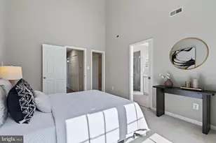 2402 N Greenbrier Ct, Arlington, VA 22207 - Photo 26