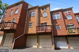 2402 N Greenbrier Ct, Arlington, VA 22207 - Photo 46